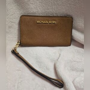 Micheal Kors wristlet wallet